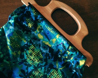 1960s Vintage Handbag With Wooden Handles + Hawaiian Print