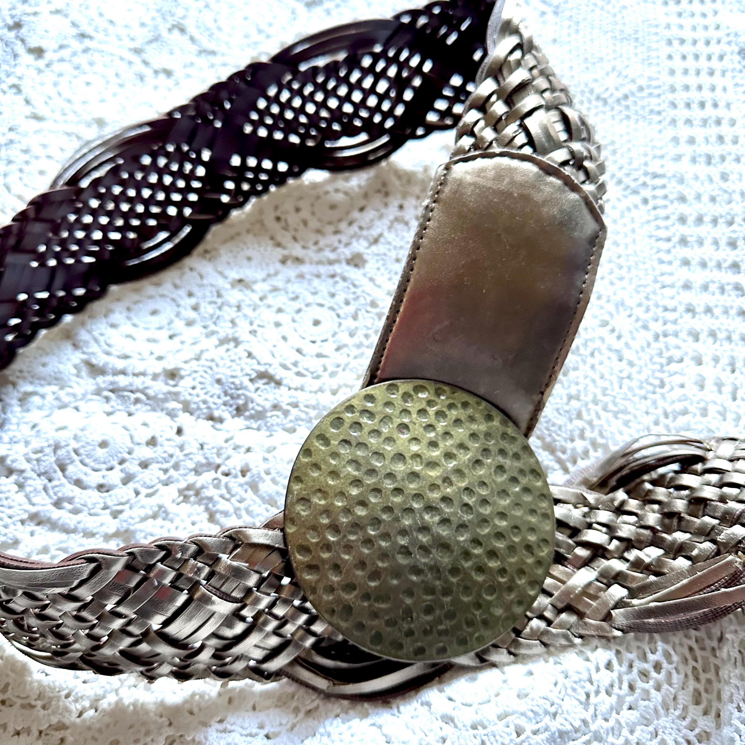 80s Vintage Belt in Woven Leather With Statement Brass 