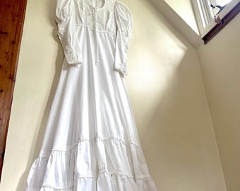 Vintage Gunne Sax Dress With Classic Corset Bust, Puffed Sleeves + Three Tiered Skirt