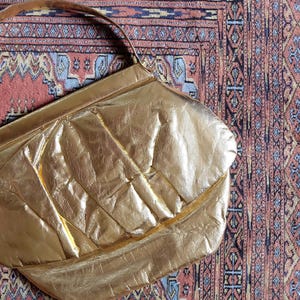 70er Jahre Vintage Handtasche in Knallem Metallic Gold