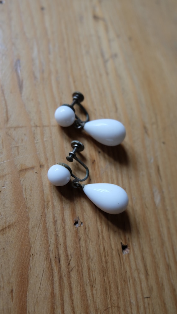 Vintage Earrings | Milk Glass Clip-On Earring | 1… - image 4