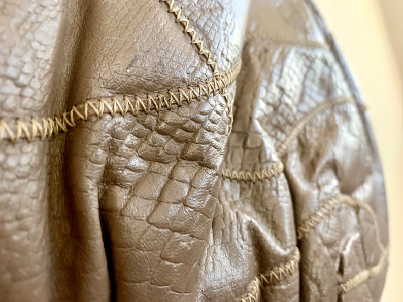 1980s Statement Vintage Handbag With Crossbody Styling in Textured Leathers