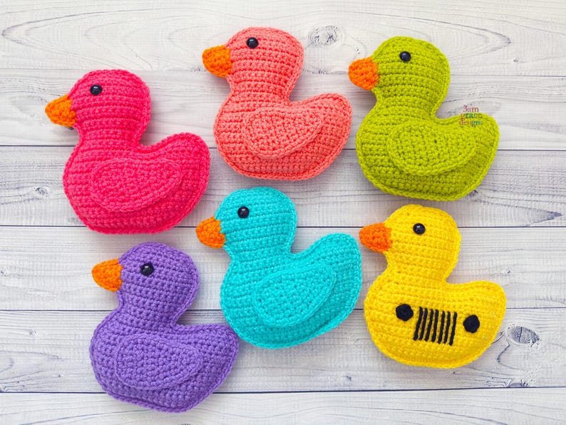 Mini peluche amigurumi en caoutchouc au crochet, motif au crochet, peluche câline kawaii, téléchargement numérique au format PDF image 1