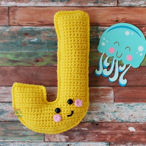 Patrón de crochet con la letra J, patrón de amigurumi con la letra J, patrón de crochet con el alfabeto, patrón de amigurumi con el alfabeto, muñeco de trapo con la letra J, letra J