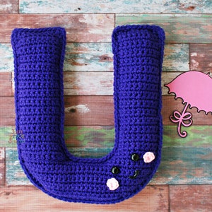 Patrón de crochet con la letra U, patrón de amigurumi con la letra U, patrón de crochet con el alfabeto, patrón de amigurumi con el alfabeto, muñeco de trapo con la letra U, letra U