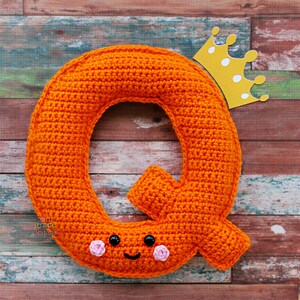 Patrón de crochet con la letra Q, patrón de amigurumi con la letra Q, patrón de crochet con el alfabeto, patrón de amigurumi con el alfabeto, muñeca de trapo con la letra Q, letra Q