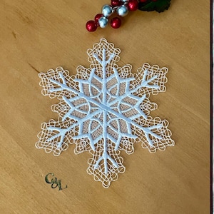 Serene Snowflake Lace Doily/Pizzo Battenburg/Fatto a mano/FSL/Ricamo/Decorazione da tavola/Festività/Decorazione/Regalo di inaugurazione della casa
