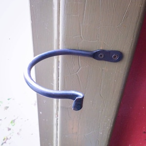 Curtain Holdback Hooks, Scrolling