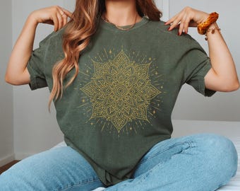 Koszulka z nadrukiem astrologii duchowej dla kobiet z księżycowym półksiężycem i grafiką „Gwieździsta noc” z mistyczną fazą księżyca