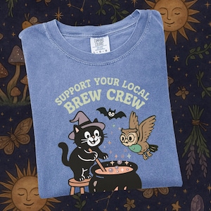 Retro Halloween Shirt Cute Witchy Black Cat Cauldron T-Shirt Vintage Spooky Season Fall Graphic Tee Gift Idea