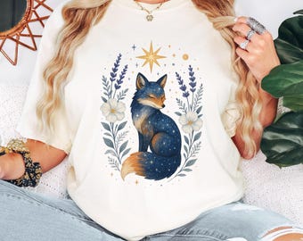 Himmlisches Fuchs T-Shirt, Florales Sonne und Mond Design, Cosmic Woodland Top