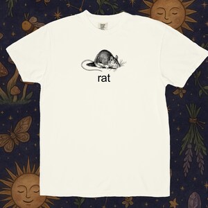 Camiseta vintage de rata, estilo Dark Academia, divertida, con estampado minimalista de animales, ideal para amantes de los roedores. imagen 4