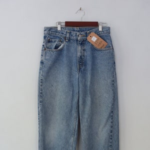 Vintage 1980’s Levi’s 550s Light Wash Tapered Leg Mom Jeans