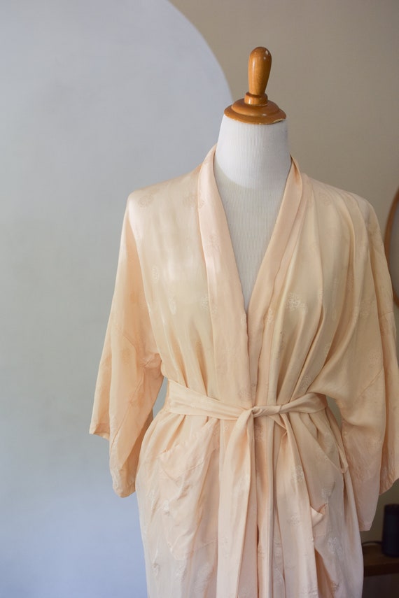Vintage 1960’s Blush Silk Robe Dressing Gown Kimo… - image 2