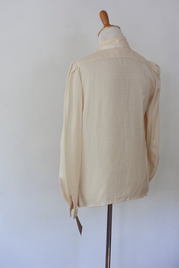 Vintage 1980’s Cream Tie Neck Silk Blouse Pure Si… - image 3