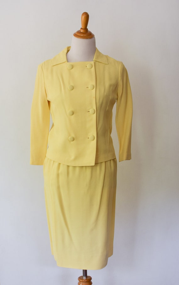 Vintage 1960’s Butter Yellow Skirt Suit Plate Yel… - image 1