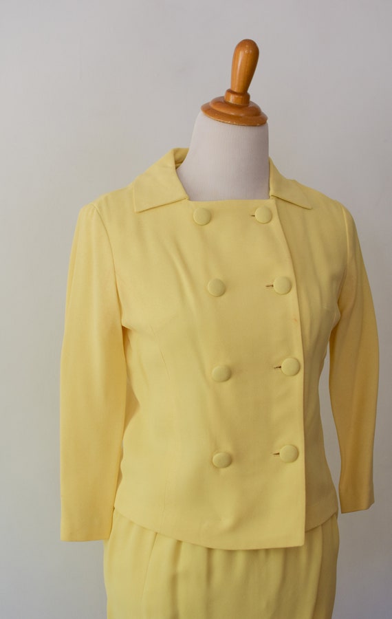 Vintage 1960’s Butter Yellow Skirt Suit Plate Yel… - image 3