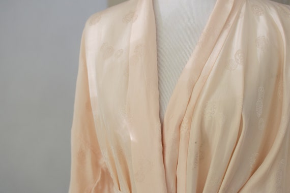 Vintage 1960’s Blush Silk Robe Dressing Gown Kimo… - image 4