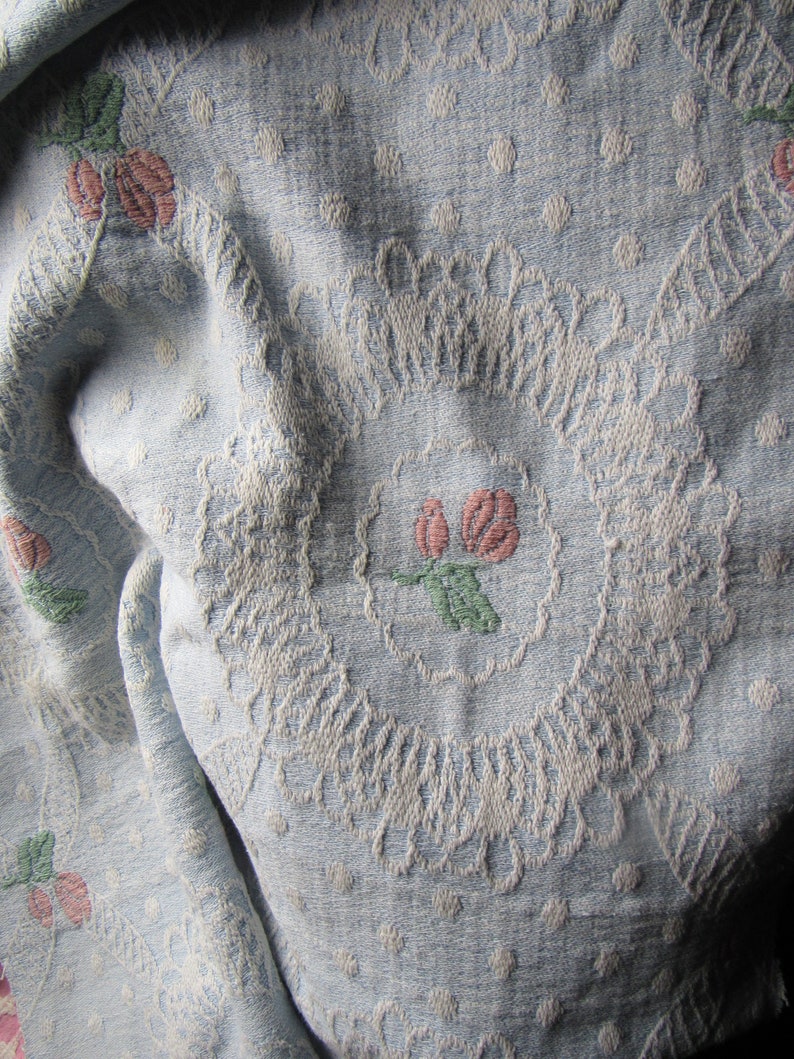 Cottage Cameo Lacy Pink Roses Vintage Woven Bedspread Fabric Piece 21x30 #1 not chenille