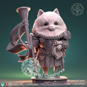 Puede incluir: Figura impresa en 3D de un perro Pomerania vestido con atuendo renacentista, sosteniendo un cuerno y un pergamino. La figura gris claro se encuentra sobre una base decorativa. El texto "Pepunki Creatures" y los detalles de tamaño son visibles.