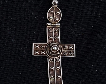 Sterling Vintage Cross with hinged top /Christian