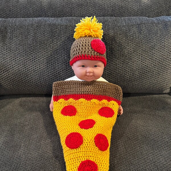 Crochet NB Pizza Cocoon Set, Photo Prop, Baby Gift, Costume