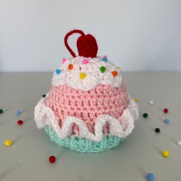Crochet NB 0-M Cupcake Hat, Photo Prop, Baby Gift