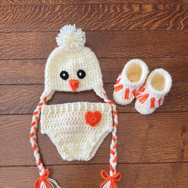 Crochet NB Baby Chick Outfit, Photo Prop, Costume, Baby Gift