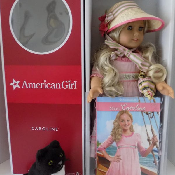 LNIB Caroline American Girl Doll w Meet Outfit Straw Hat Purse Inkpot Cat BOX