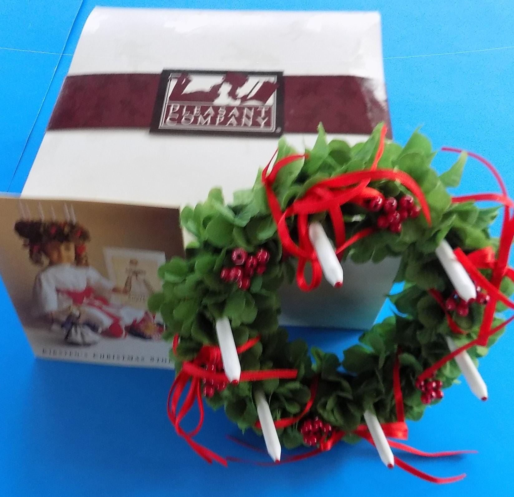 HTF LNIB Pleasant Kirsten St Lucia Christmas Wreath W Box American