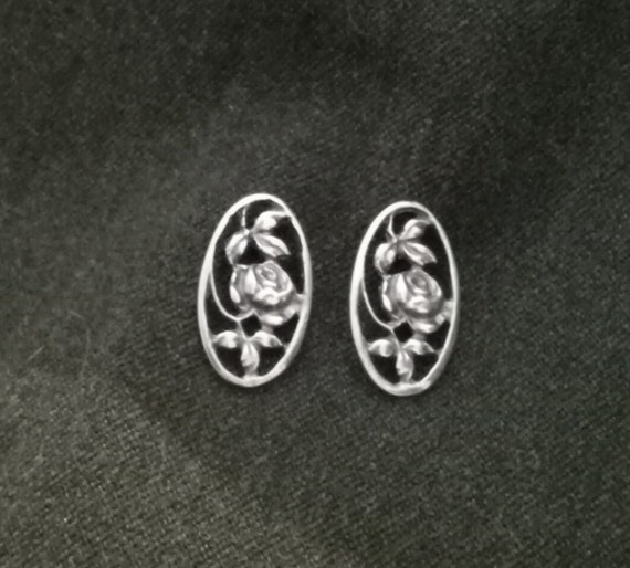 CITLALI OVAL EARRINGS with rose in center. - image 3