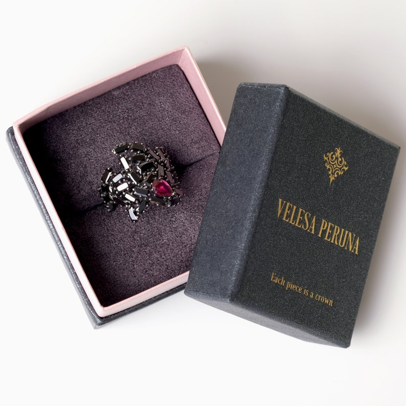 Black and ruby Wide multi-stone ring Gorgeous fine costume jewelry Multi baguette cocktail ring