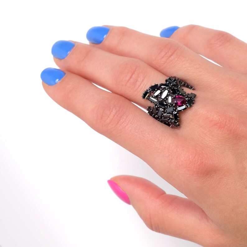 Black and ruby Wide multi-stone ring Gorgeous fine costume jewelry Multi baguette cocktail ring