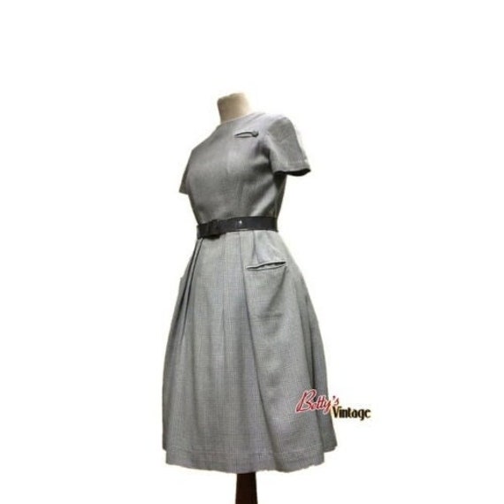 50s vintage grey plaid wool dress. Short sleeves.… - image 1