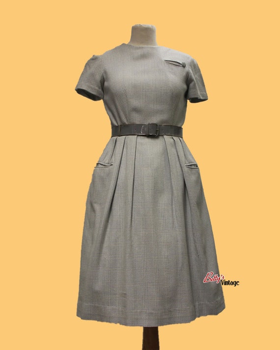 50s vintage grey plaid wool dress. Short sleeves.… - image 3