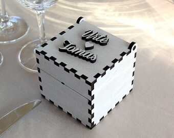 Personalized box for wedding rings