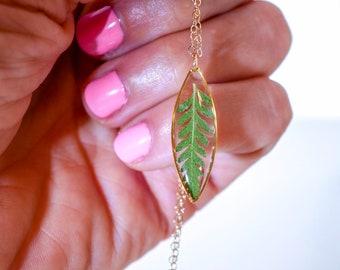 Dainty pressed Fern Leaf Necklace, Pressed fern jewelry, ellipse necklace, nature gift, terrarium necklace