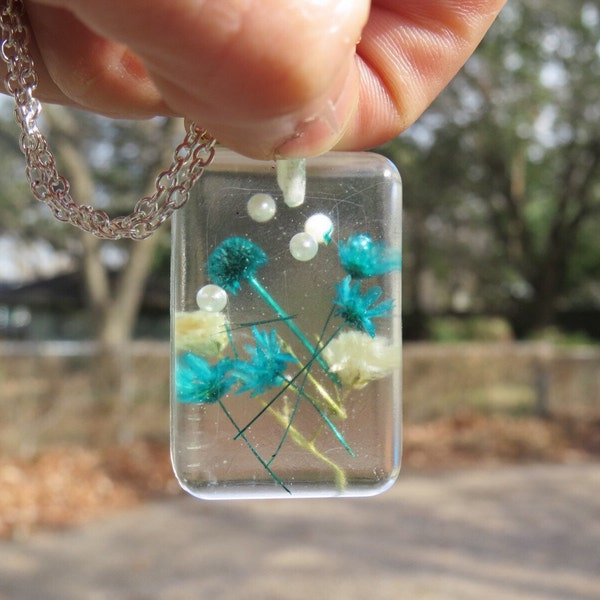 Botanical pendant. Turquoise flower pendant. Real flower jewelry. Botanical necklace. Resin pendant. Gift necklace