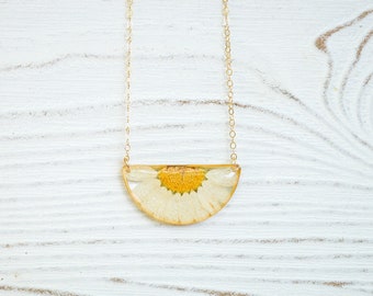 Pressed daisy half moon necklace, botanical necklace, white daisy necklace, pressed flower jewelry botanical terrarium necklace