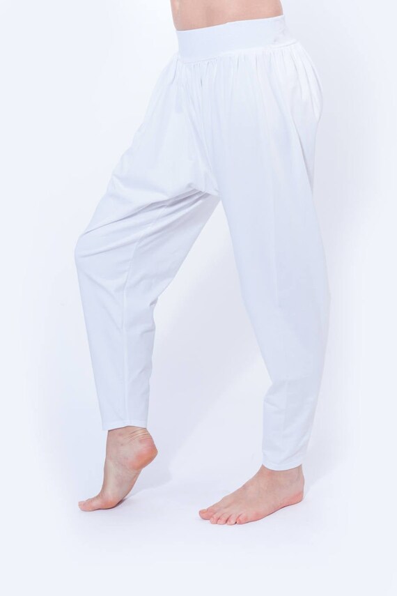 white cotton yoga pants