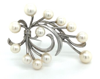 Silver and Pearl Magnetic Brooch for Scarves, Shawls, Wraps, Magnetic  Button 