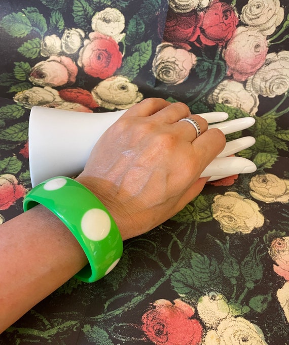 Retro Spring Green + White Polka Dot Lucite Bangl… - image 9