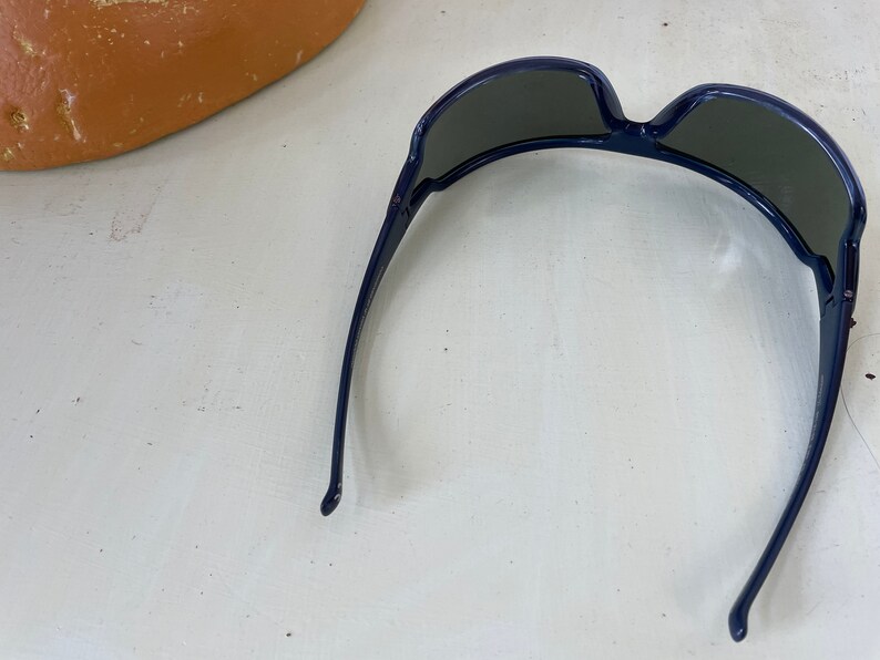 Navy Blue Plastic Exalt Cycle Sheild Sunglass New Old Stock Vintage Y2K Italian Eyewear image 8