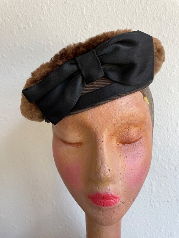 Young’s Brown Mink Fur  Beret Hat with Black Sati… - image 9