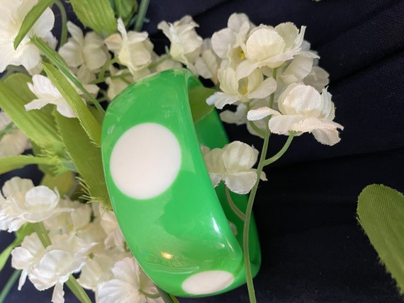 Retro Spring Green + White Polka Dot Lucite Bangl… - image 3