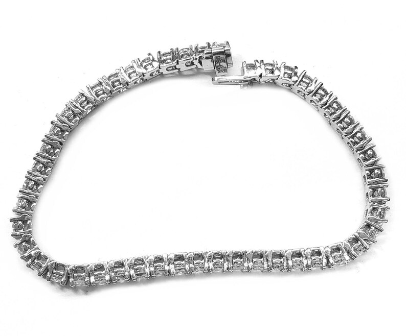 9ct. Diamond Tennis Bracelet in 14kt. White Gold 7"