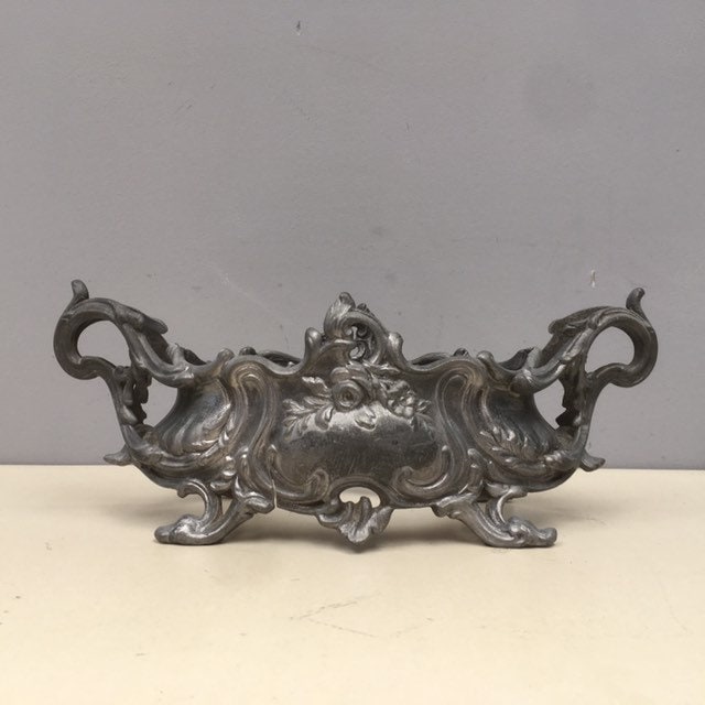 Antique Cast Metal Français Jardiniere Beaux Détails Patine et Roses