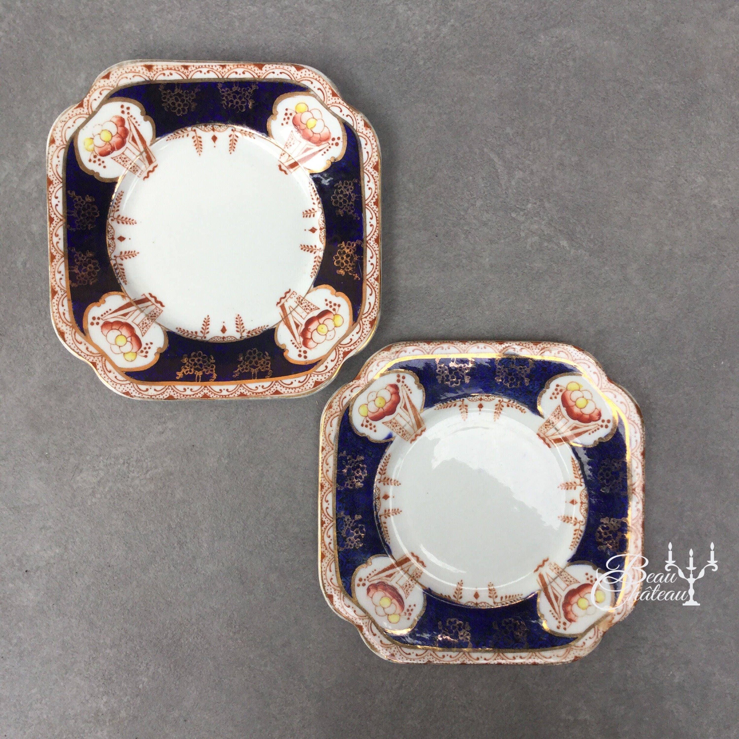 Paire de Royal Vale China Longton England Small Side Plates. Belle Conception Dans Le Bleu Foncé d'e