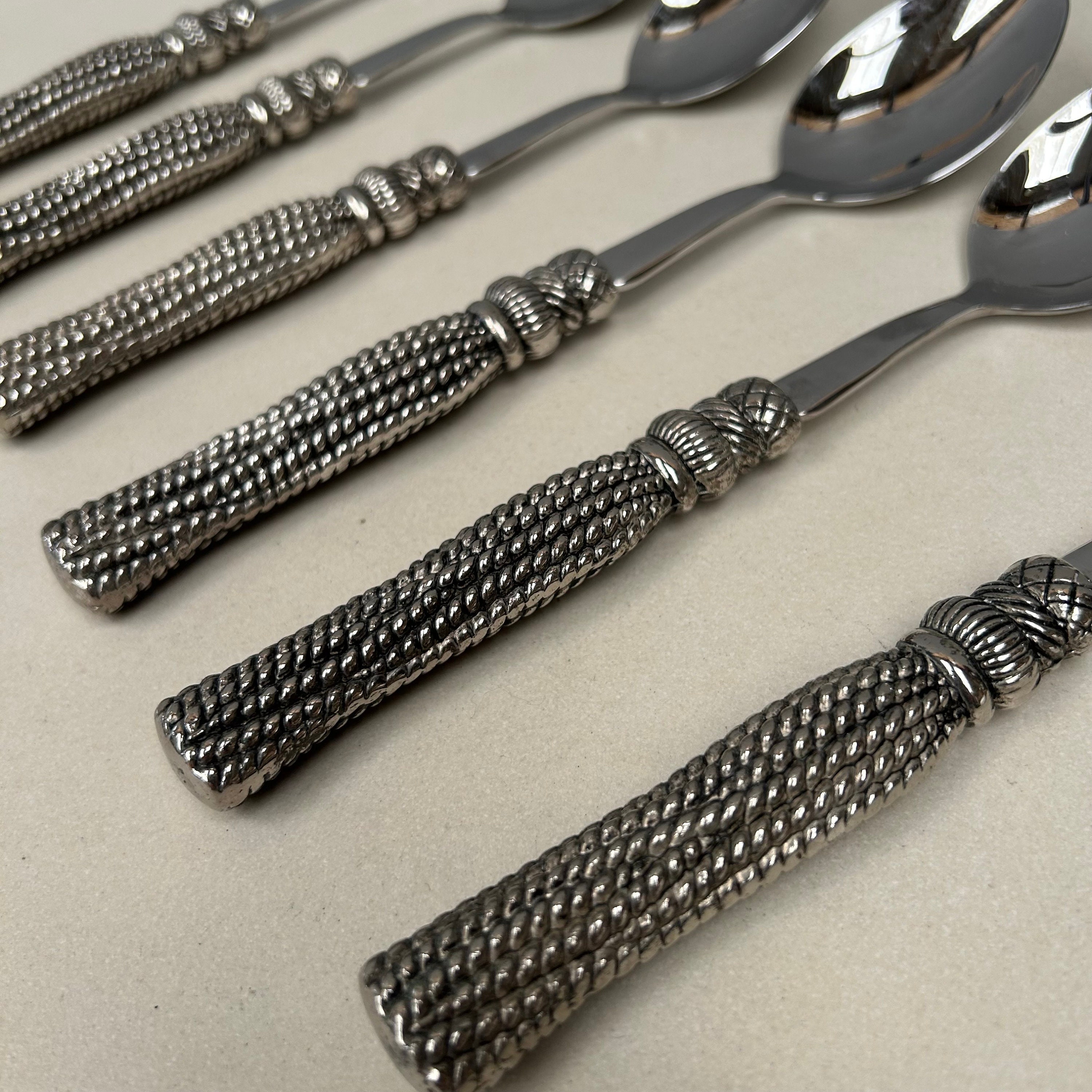 6 本の華やかな銀メッキスプーンのセット。ヴィンテージの Silea 6 本の華やかな銀メッキスプーンのセット。ヴィンテージの Silea