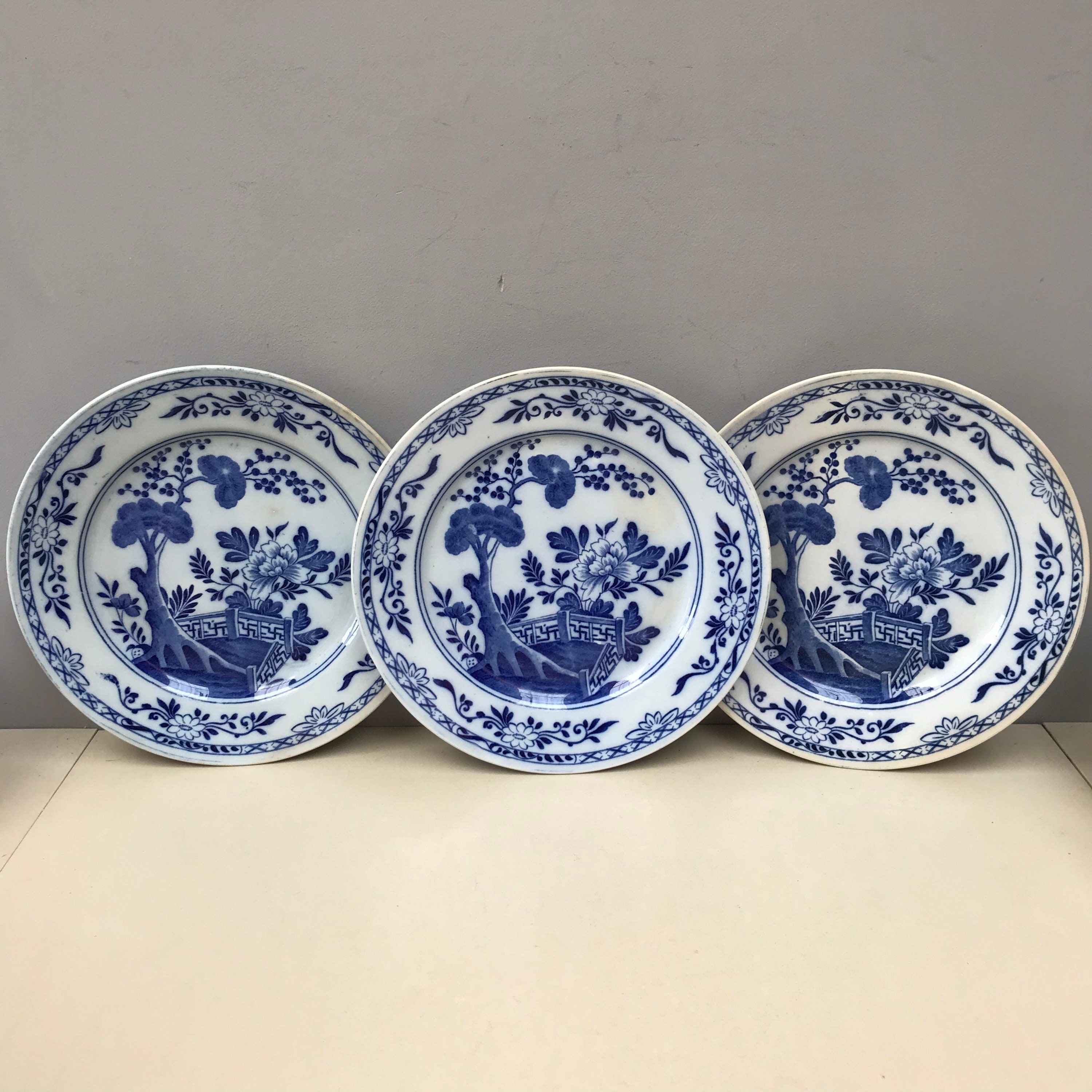 Ensemble de 3 Rare Design Antique Creil Montereau Blue Oriental Plates Vintage Français Fleurs Pivon
